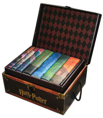 Harry Potter keményfedeles dobozos készlet: Könyvek 1-7 (Trunk) - Harry Potter Hardcover Boxed Set: Books 1-7 (Trunk)